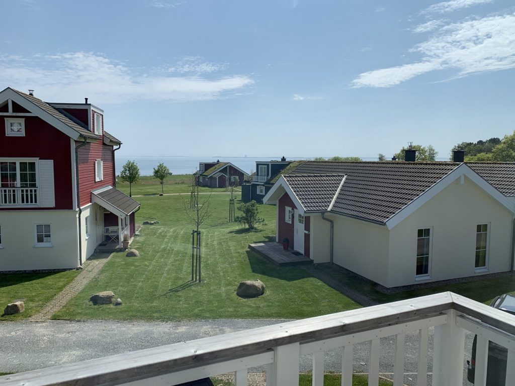 Blick vom Balkon des Ferienhauses Ostseebrise Richtung Ostsee in Sierksdorf